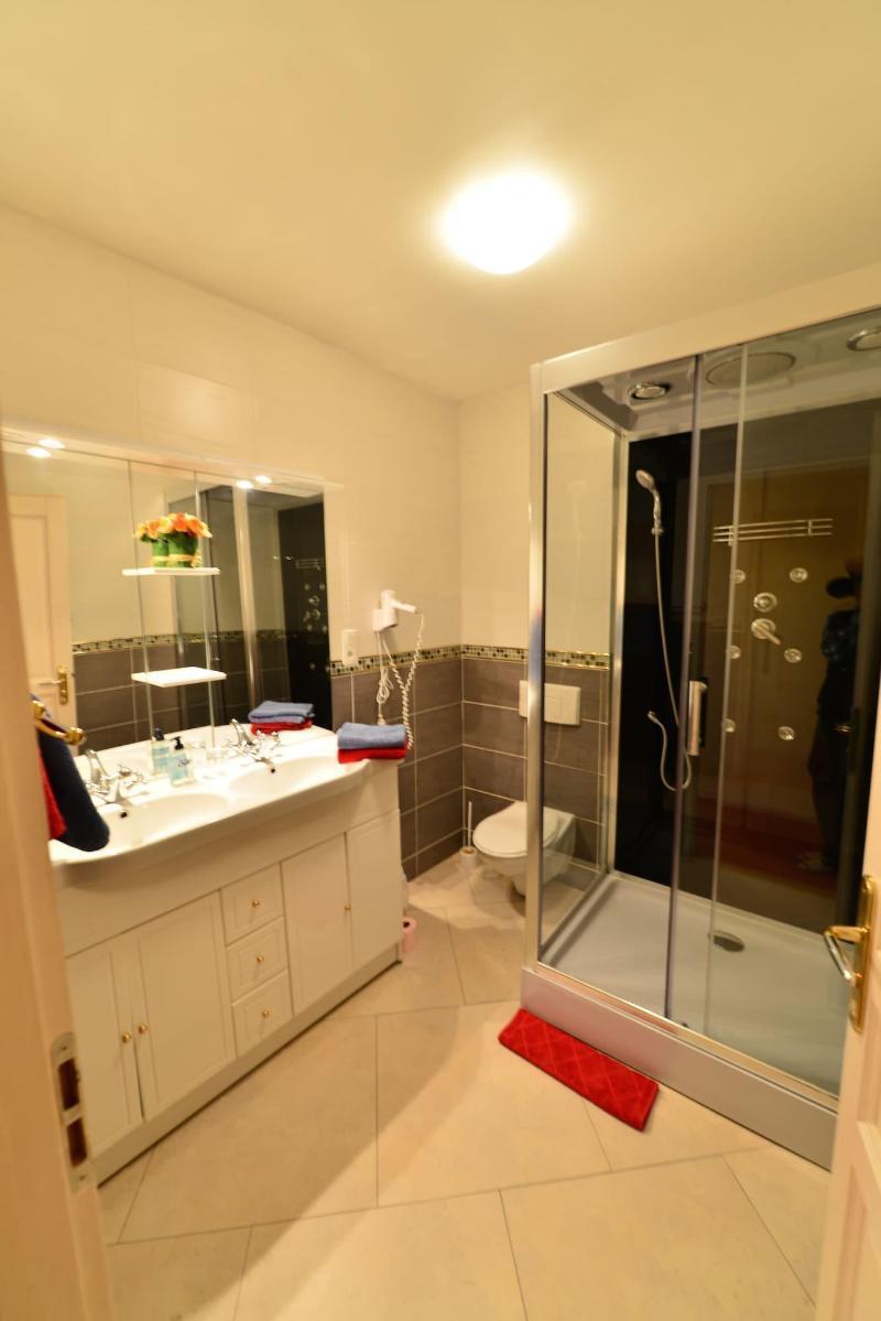 Au Pied Du Chateau