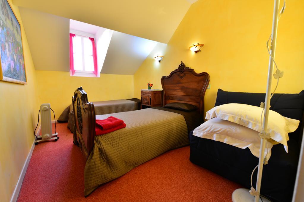 Au Pied Du Chateau 2*
