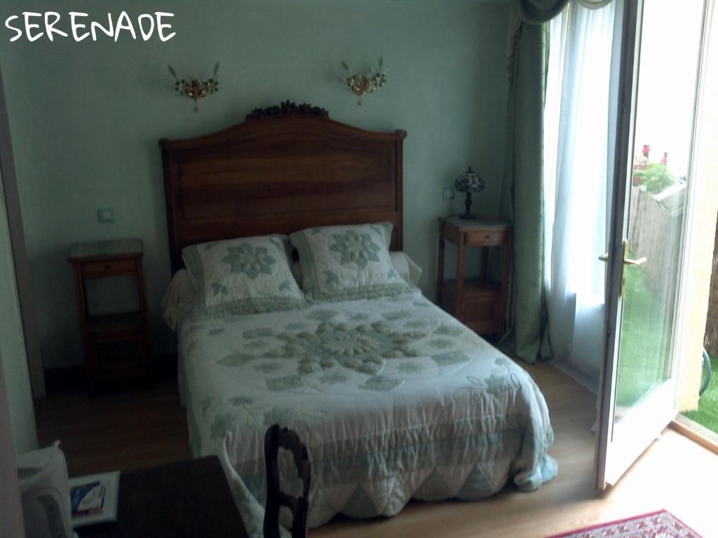 Au Pied Du Chateau